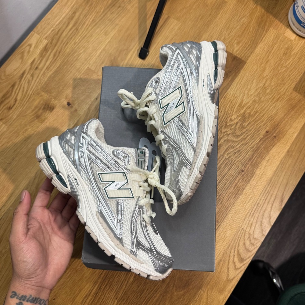 New Balance 1906R Grey White Metallic Silver M1906REE OG BOX Womens 6 Mens 4.5